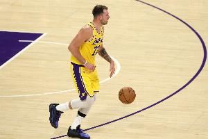 张佳玮:NBA杯啥事都会发生 湖人持球人得分爆发力联盟最顶尖