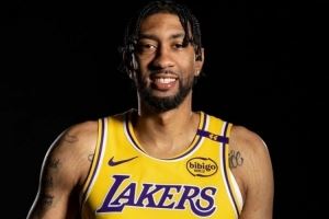 美媒:前湖人中锋伍德家中遭遇入室抢劫 他自卫开枪吓退三名歹徒