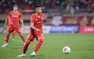 黄希扬：本赛季曾纠结是否退役，希望留在铜梁龙传授经验给后辈图片