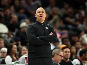 卢：整体而言我们朝着正确方向迈进 只是对手打得更好图片