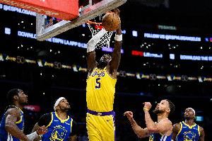 顿饱!本赛季定向助攻排名:里夫斯喂饼艾顿27次 东契奇喂饼25次